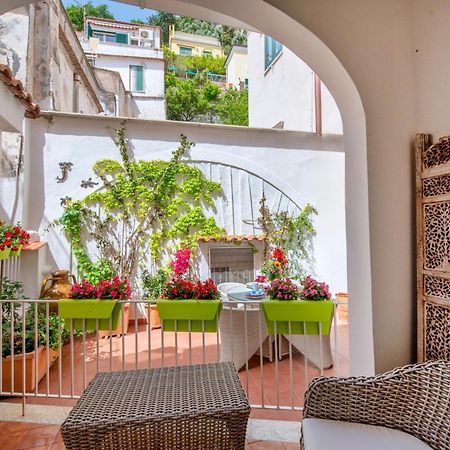 Amalfi Un Po'... Apartment Luaran gambar