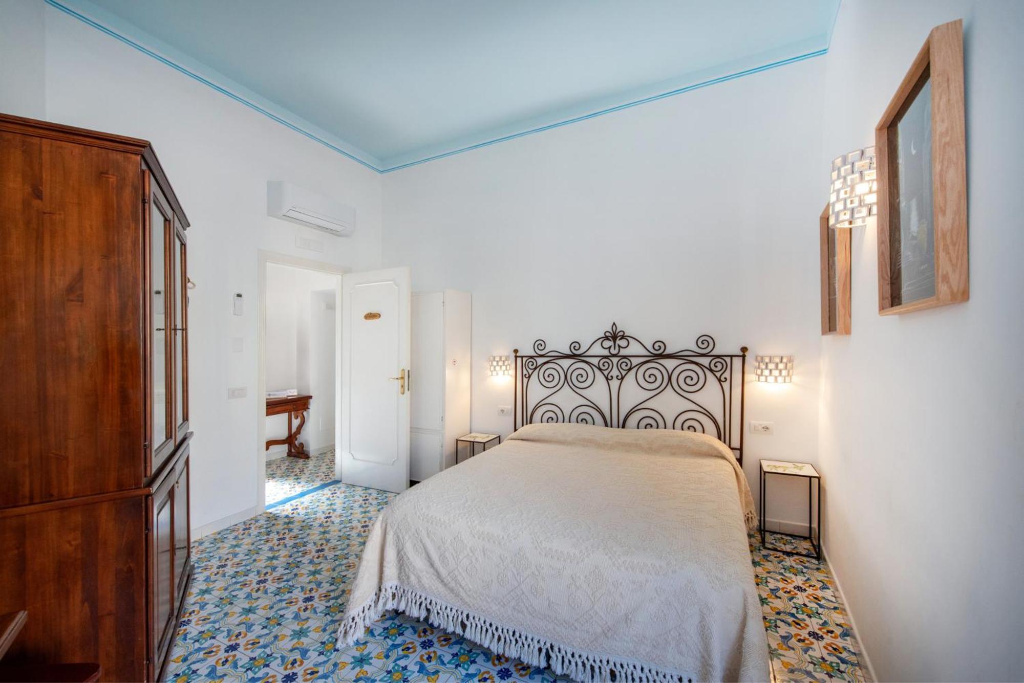 Amalfi Un Po'... Apartment Luaran gambar