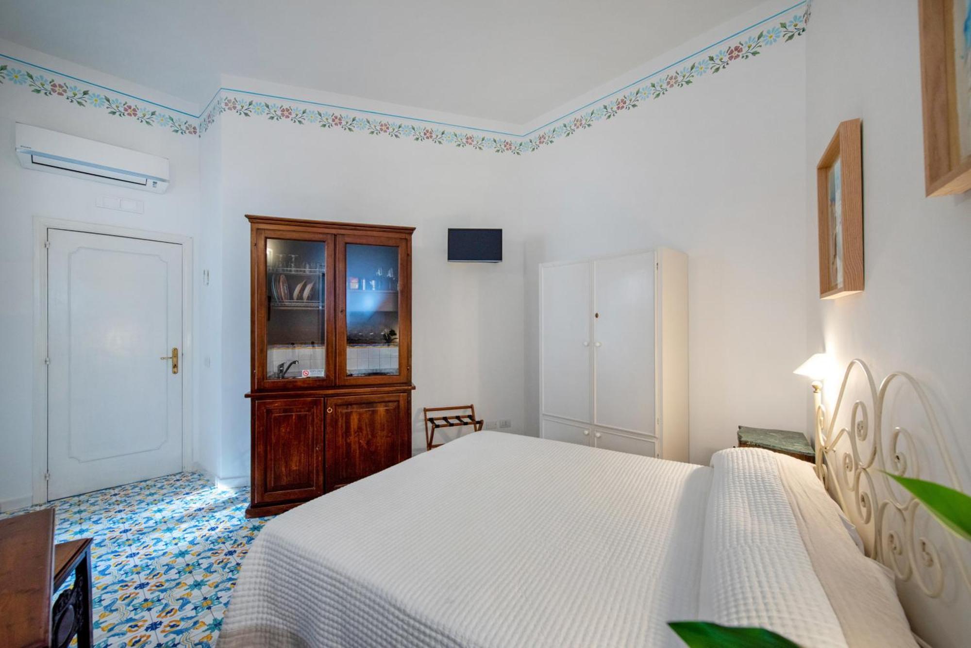 Amalfi Un Po'... Apartment Luaran gambar