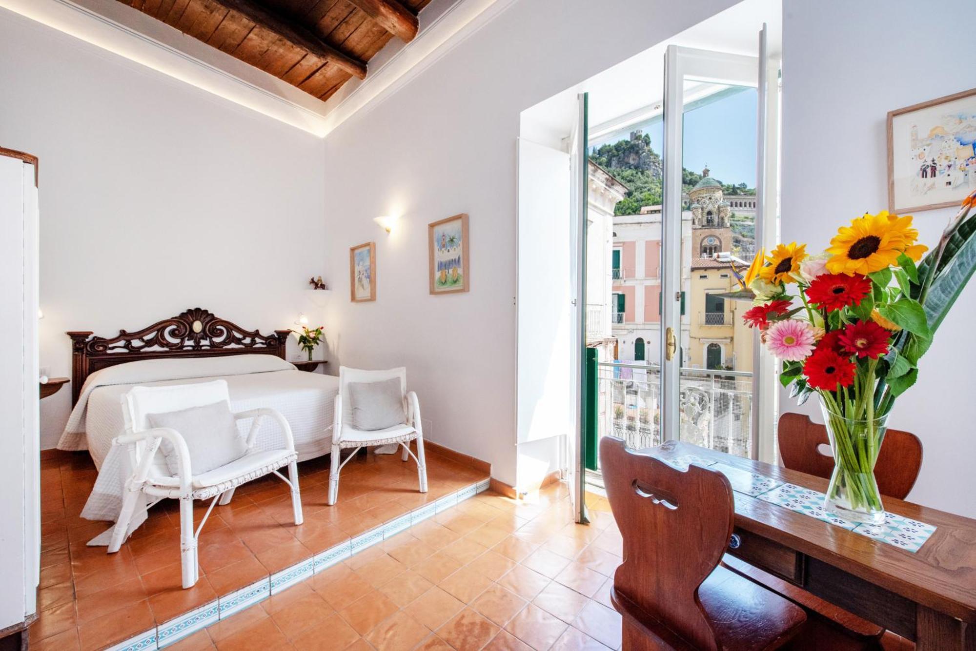 Amalfi Un Po'... Apartment Luaran gambar
