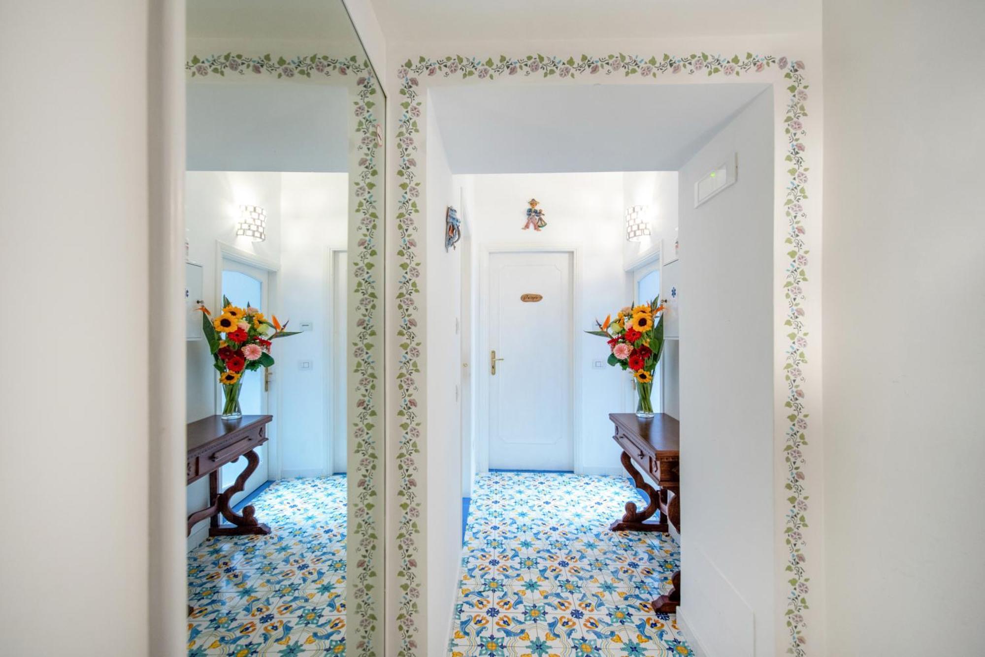 Amalfi Un Po'... Apartment Luaran gambar
