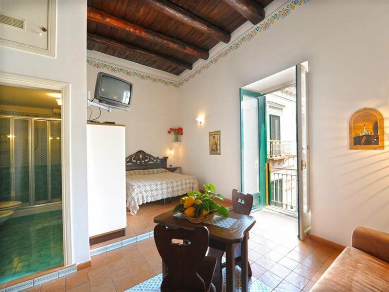 Amalfi Un Po'... Apartment Luaran gambar