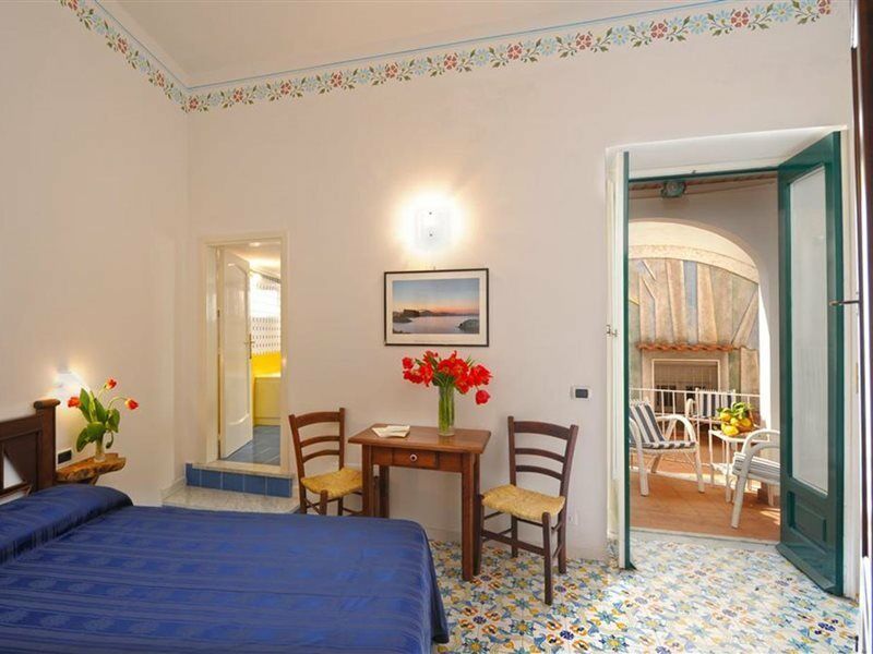 Amalfi Un Po'... Apartment Luaran gambar
